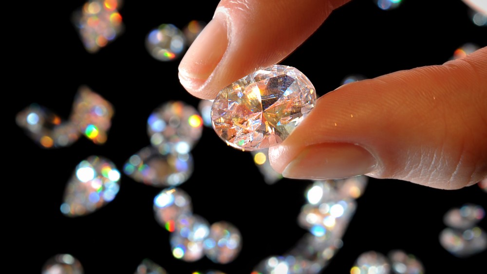 Choosing Lab Grown Diamonds is a Brighter and Bolder Choice